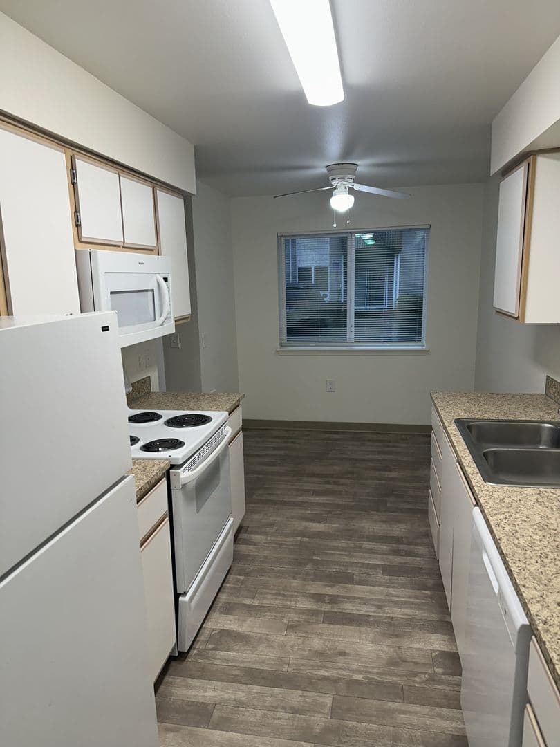 Keizer Apartment: 145 Dearborn Avenue N