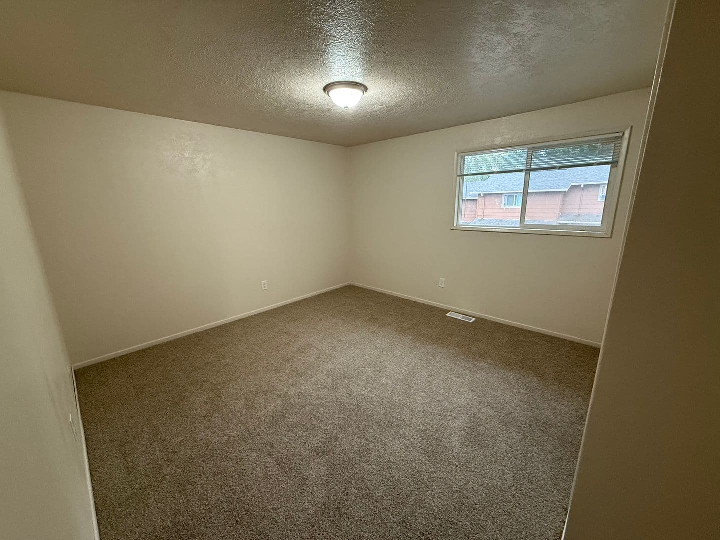 Salem Apartment: 180 Stoneway Drive NW