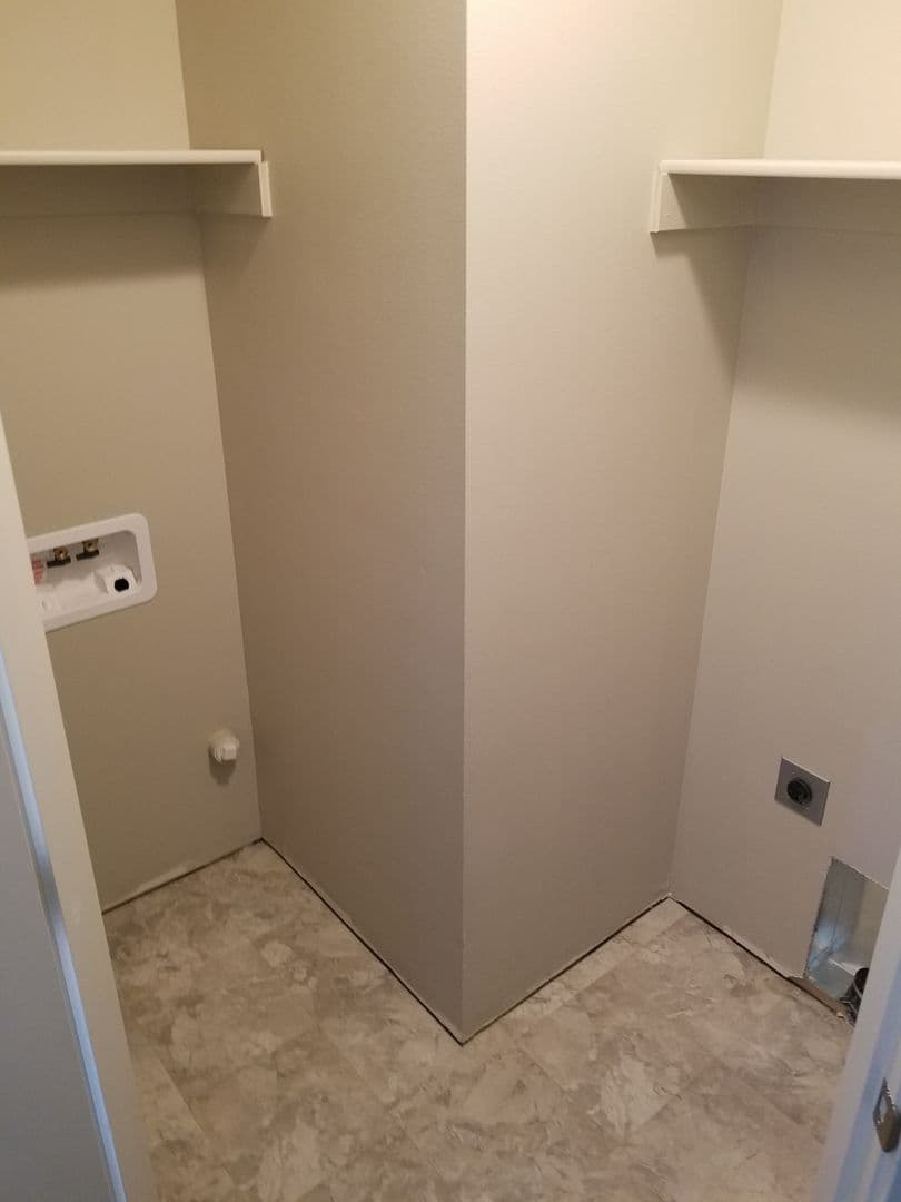 Stayton Apartment: 795 Rabbit Run