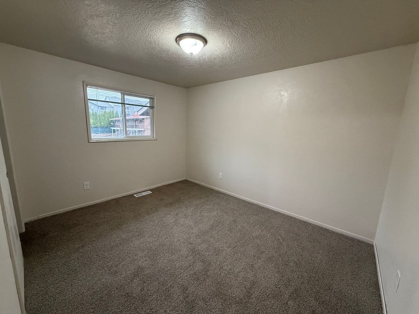 Salem Apartment: 180 Stoneway Drive NW