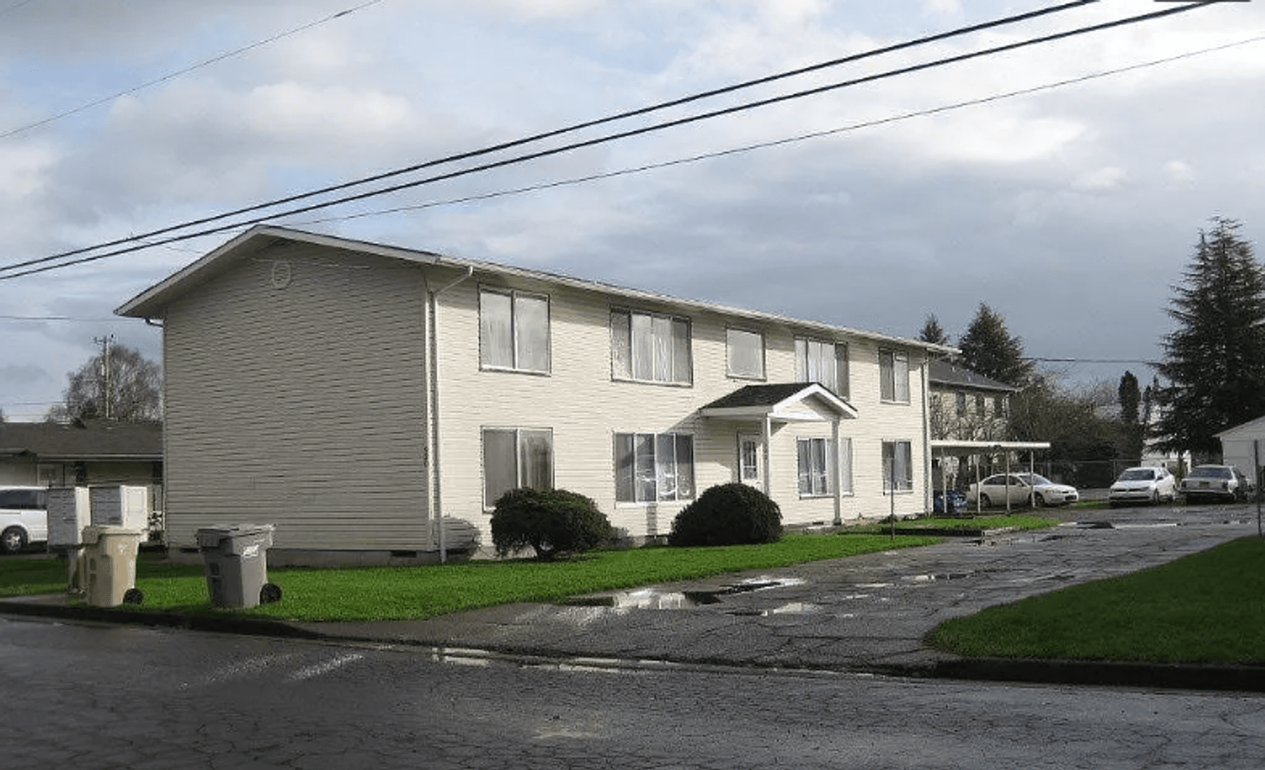 Albany Apartment: 910 18th Ave SE