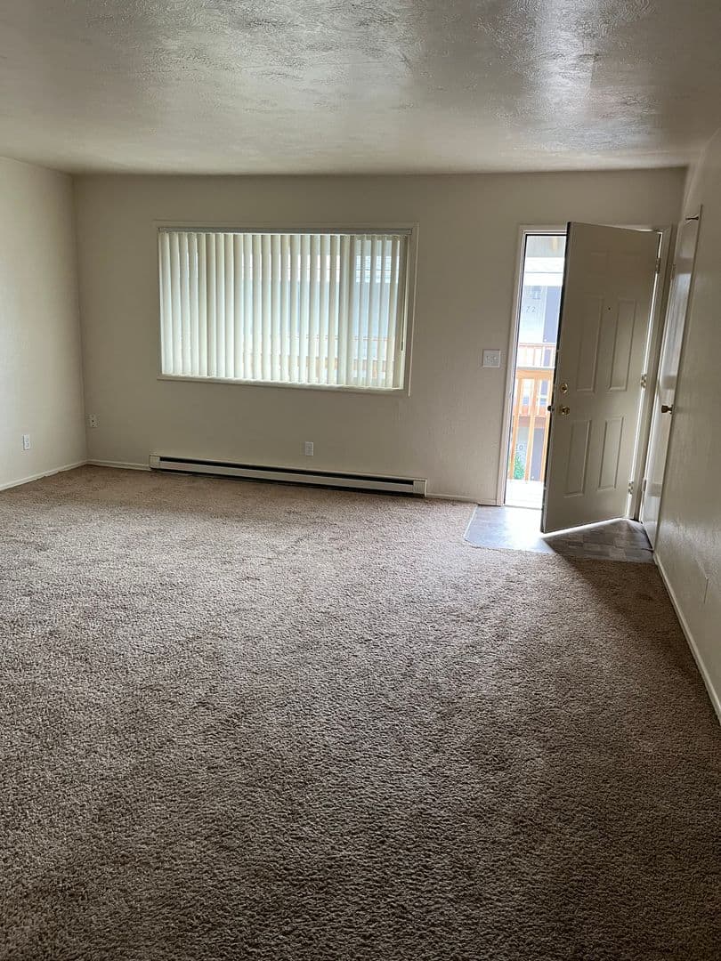 Salem Apartment: 4235 Fir Rest Way NE