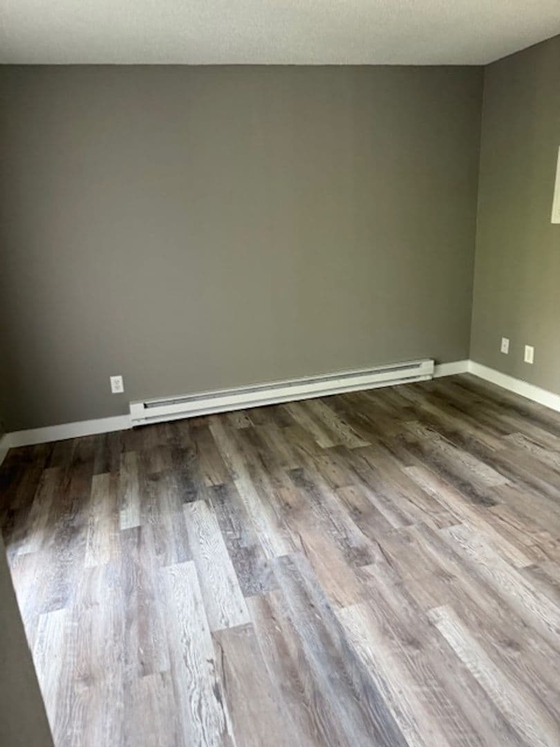 Salem Apartment: 2500 Lancaster Drive NE