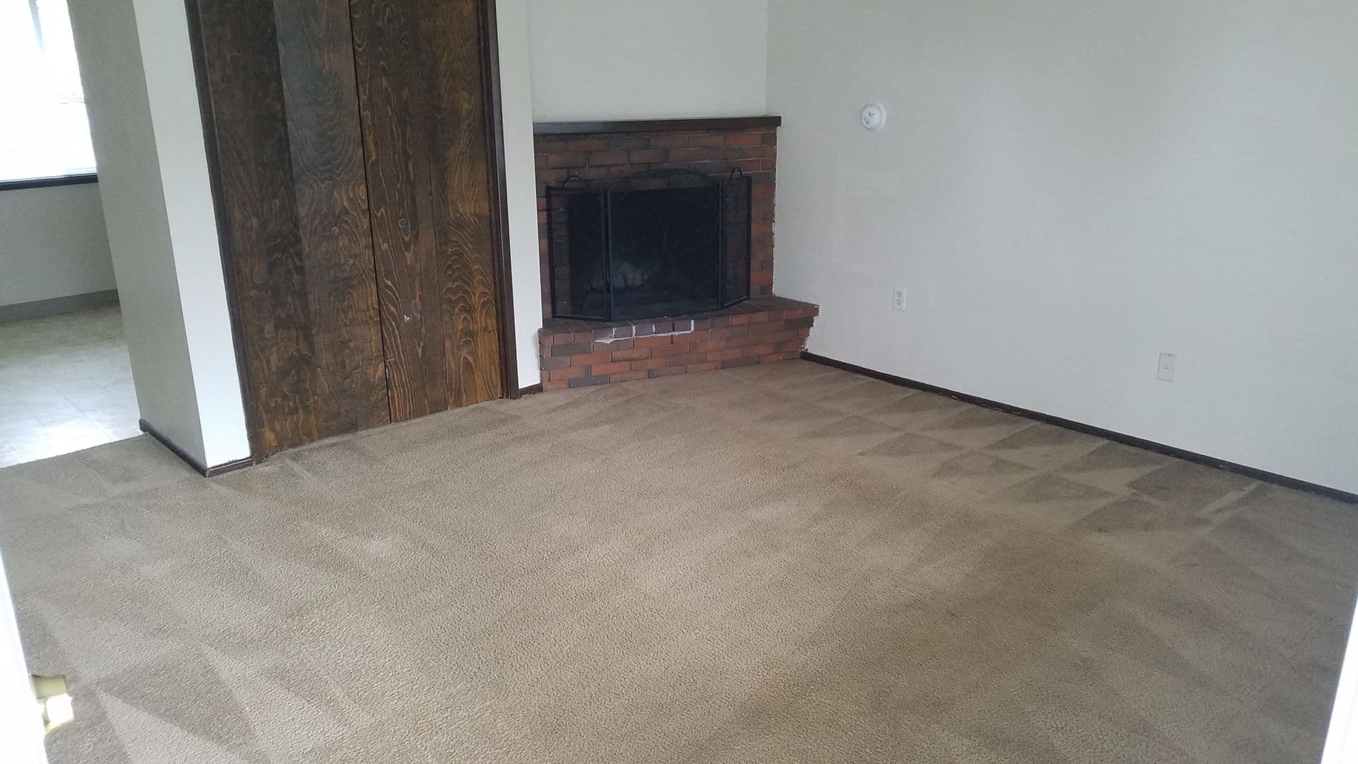 Salem Apartment: 1143 6th Street NW