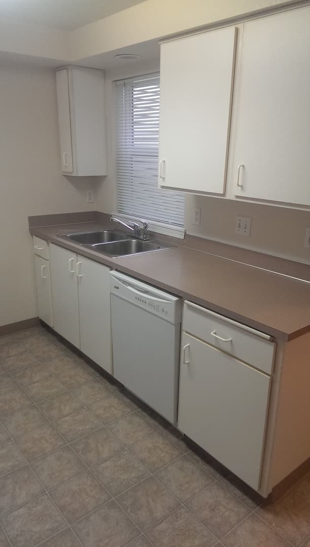 Salem Apartment: 1380 Seattle Slew Drive SE