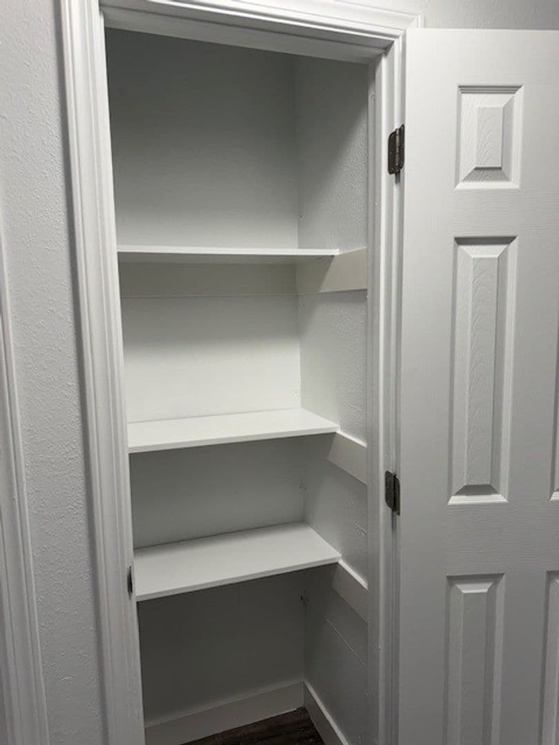 Salem Apartment: 3414 30th Ave NE