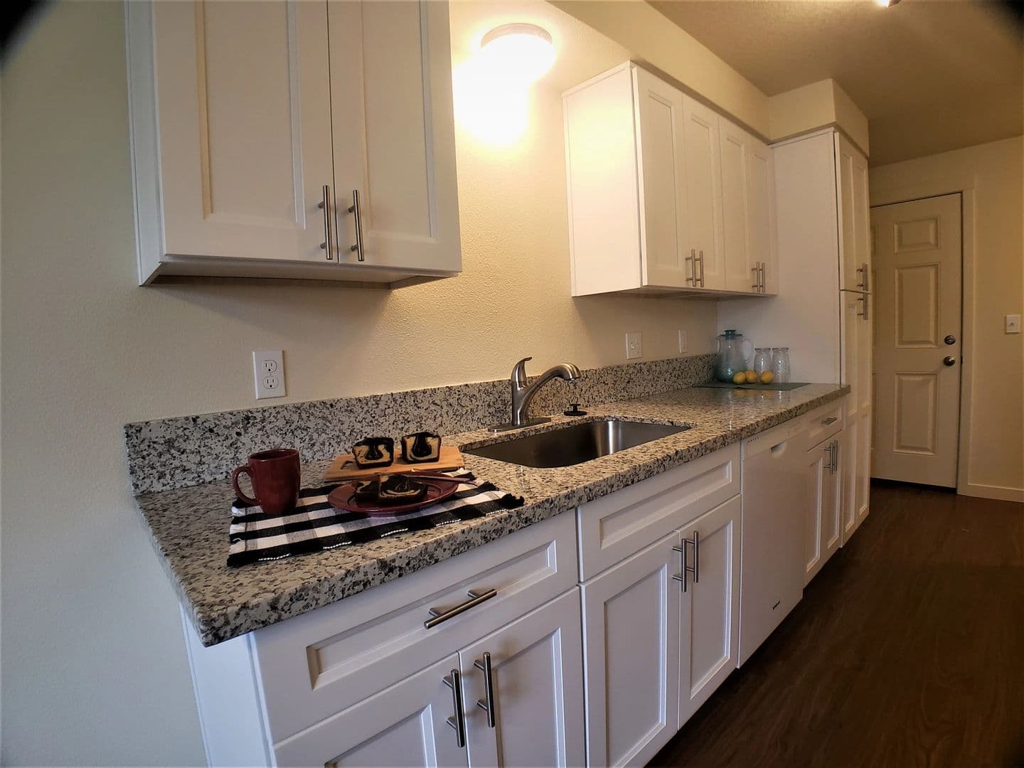 Salem Apartment: 4001 Satter Drive NE