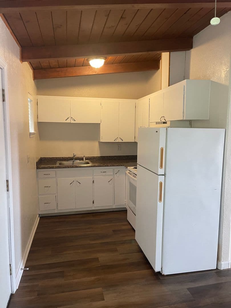 Albany Apartment: 2601 4th Avenue SE