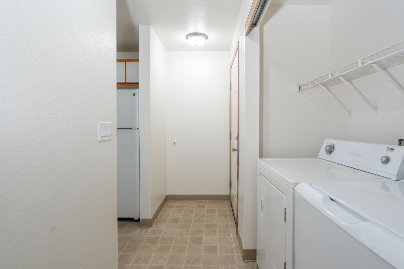 Troutdale Apartment: 26719 SE Stark St