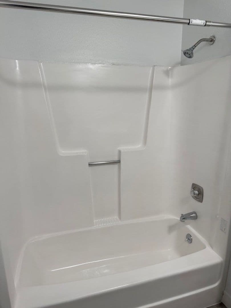 Salem Apartment: 3414 30th Ave NE