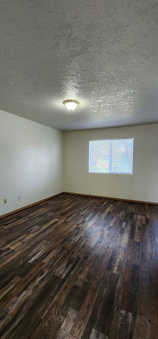 Dallas Apartment: 450 NE A Street