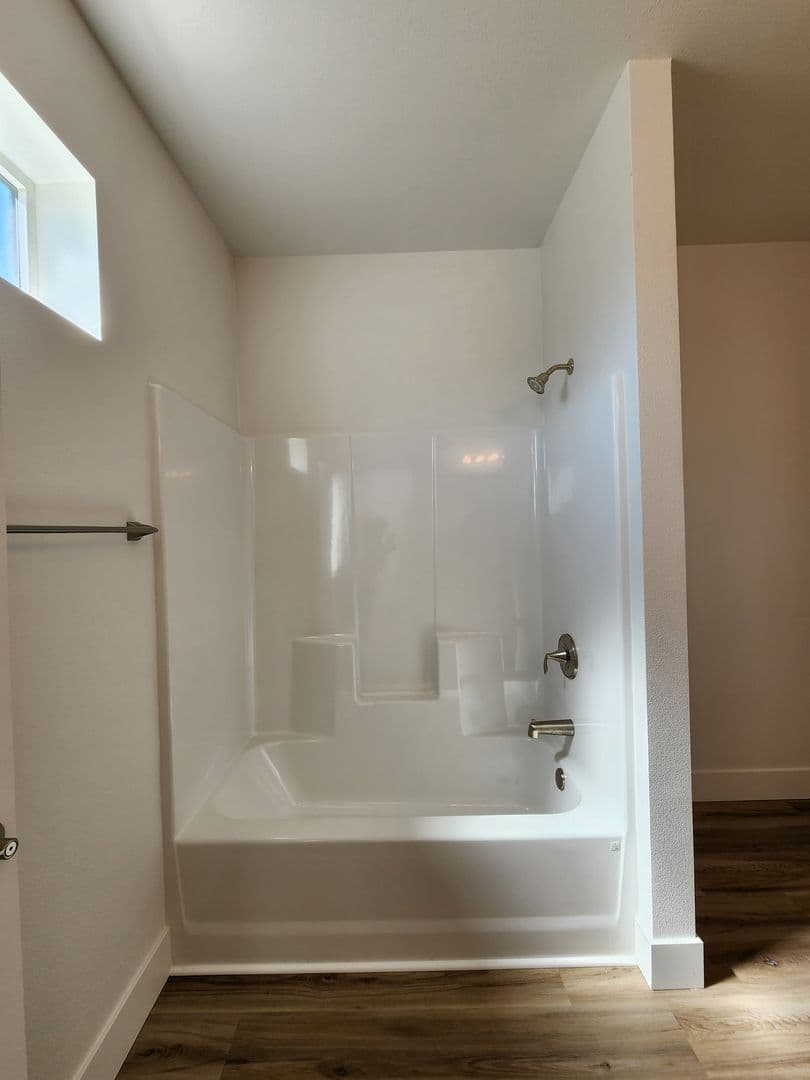 Keizer Apartment: 1065 Clearview Ave NE
