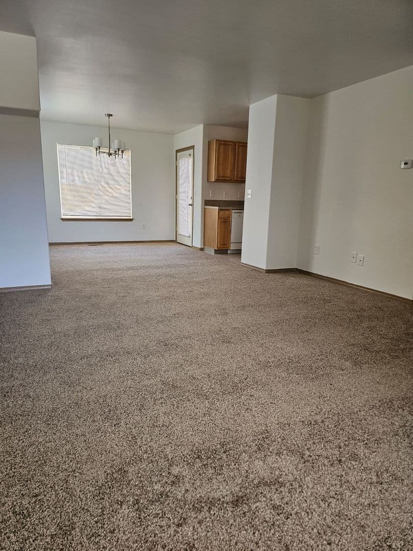 Albany Townhome: 3511 25th Court SE