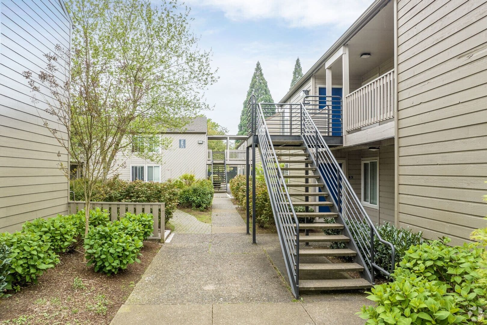 Salem Apartment: 2500 Lancaster Drive NE