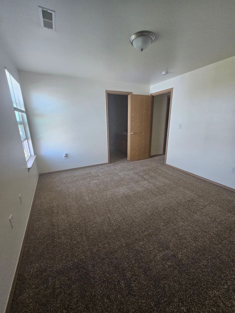 Albany Townhome: 3511 25th Court SE