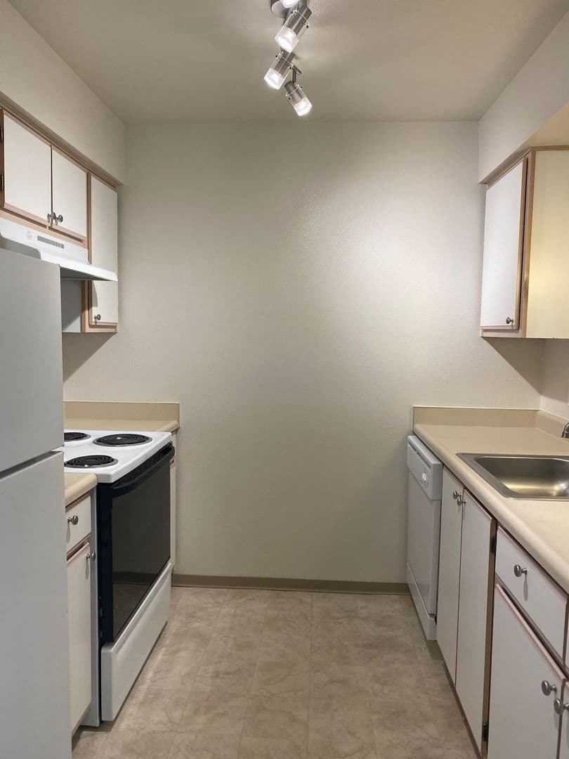 Albany Apartment: 3320 Jackson Street SE