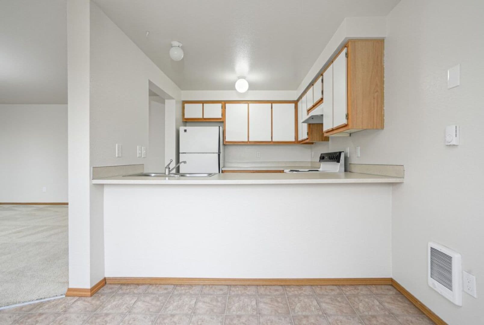 Salem Apartment: 2108 Red Oak Dr S