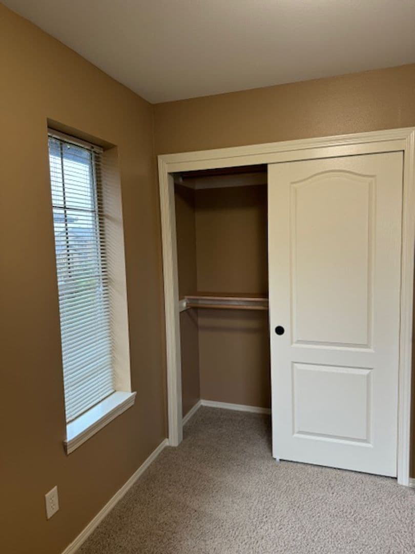 Salem Apartment: 4976 Turquoise Ave SE