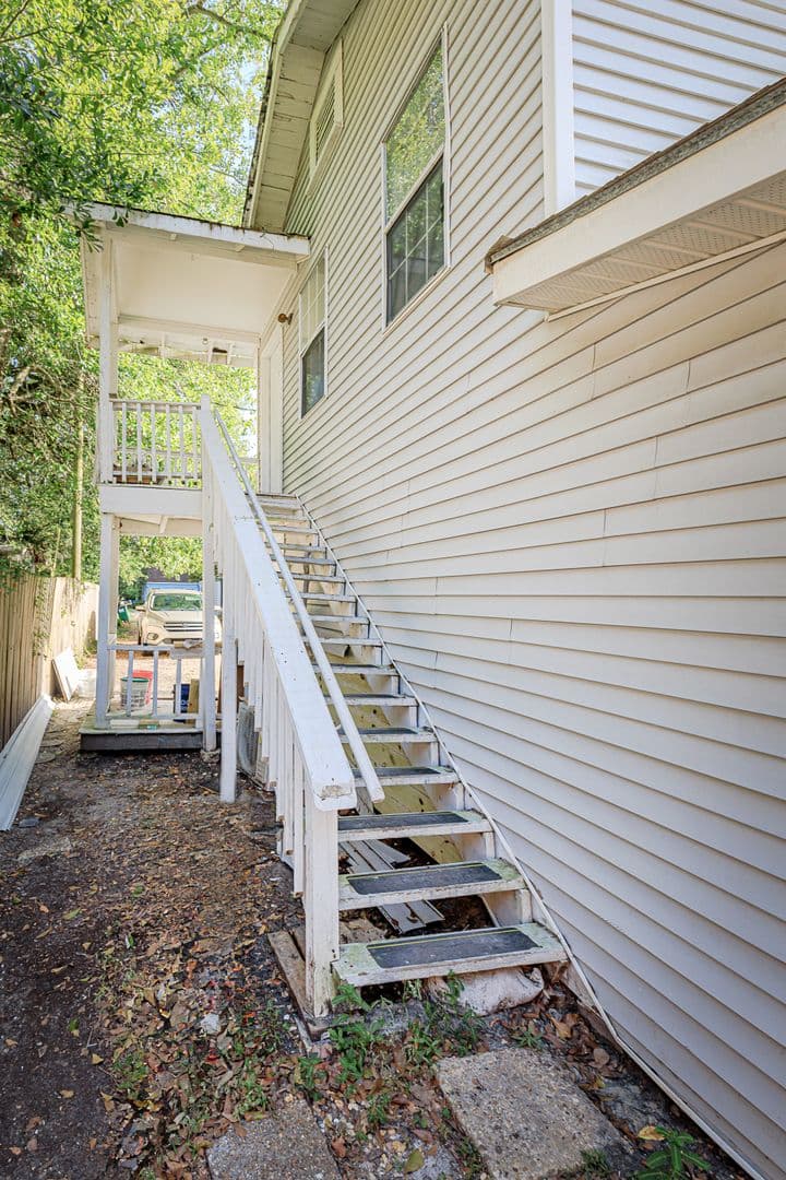 Pascagoula Apartment: 905 Sarrazin Avenue