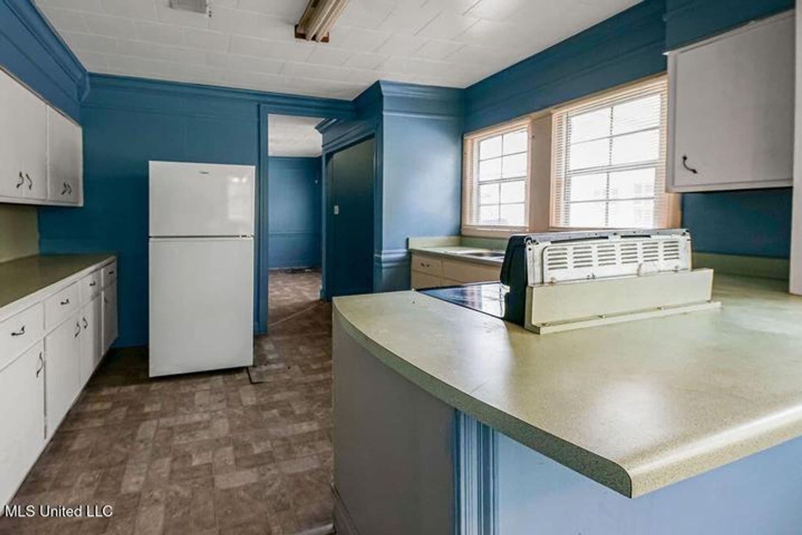 Moss Point Apartment: 4718 Main St