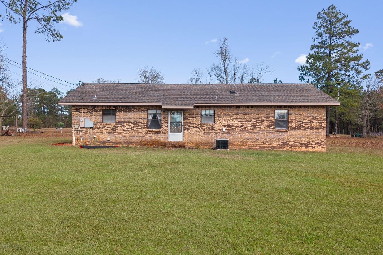 Lucedale House: 373 Chill Churchwell Loop