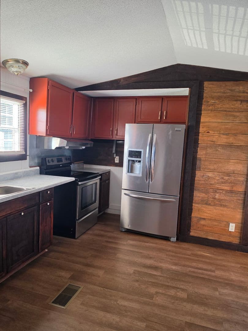 Lucedale Apartment: 144 Katie Eubanks Road