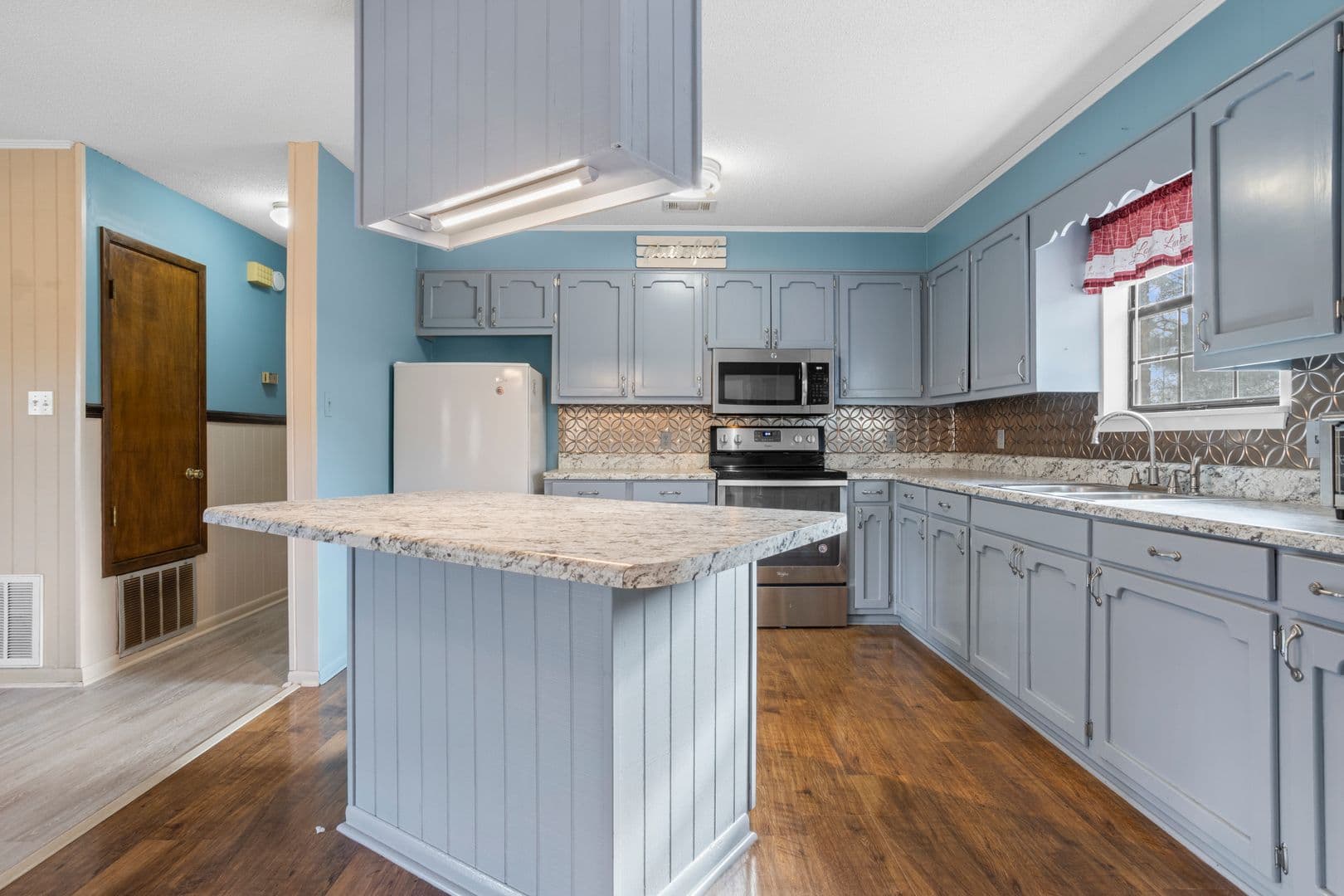 Lucedale House: 373 Chill Churchwell Loop