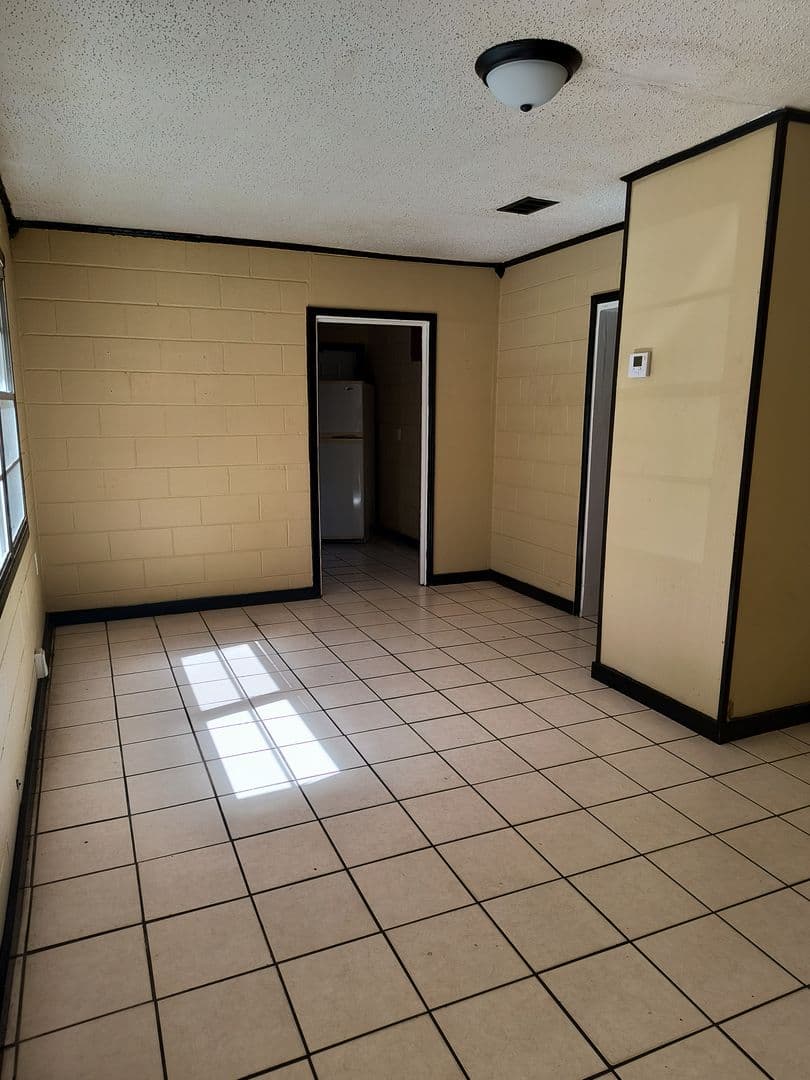 Moss Point Apartment: 3437 Bryan St