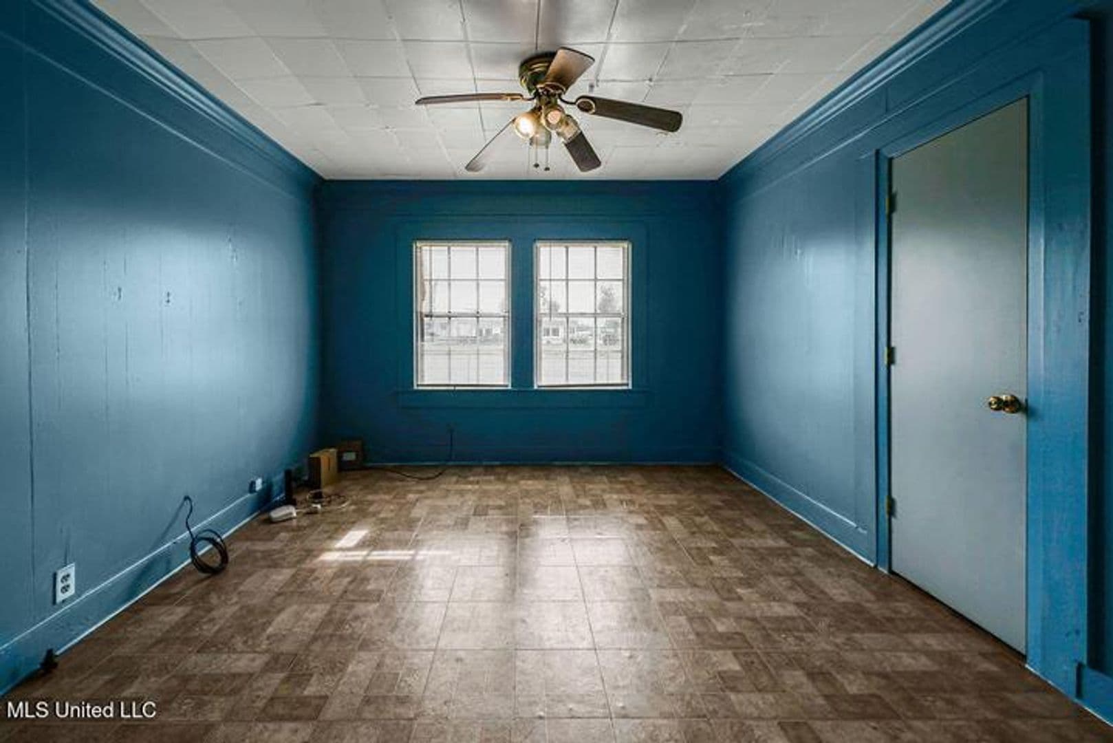 Moss Point Apartment: 4718 Main St
