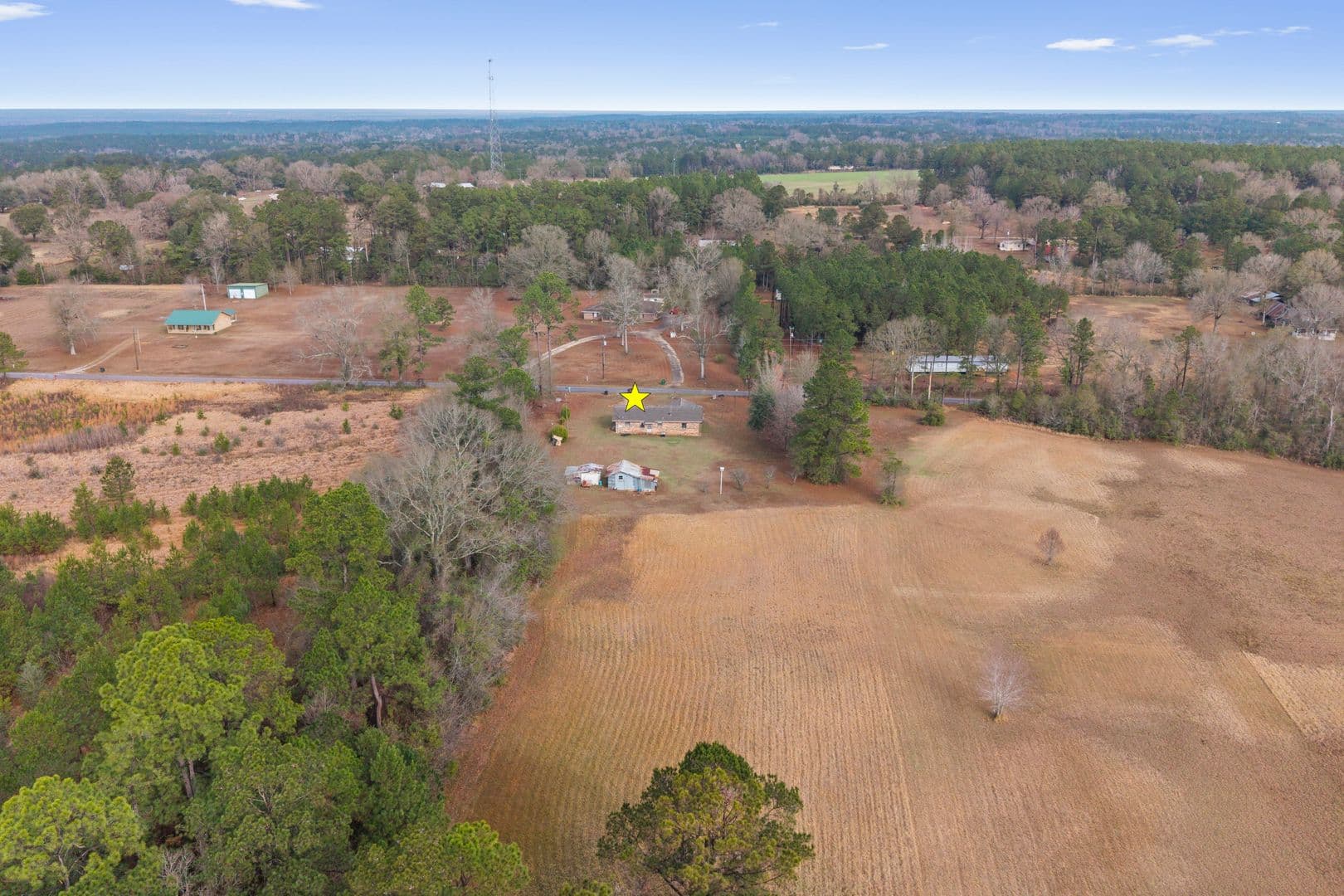 Lucedale House: 373 Chill Churchwell Loop
