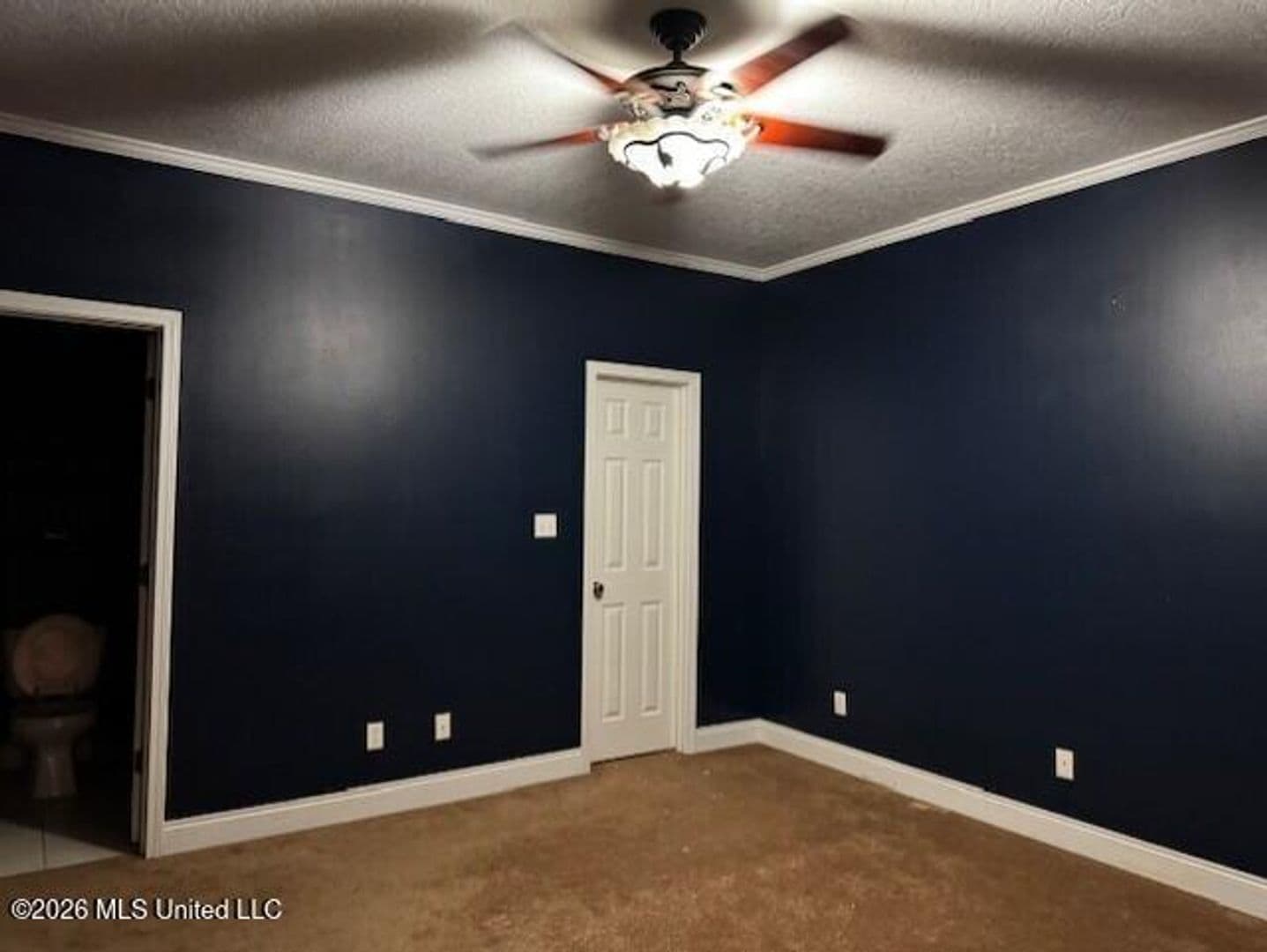 Moss Point House: 5300 Beardslee Street