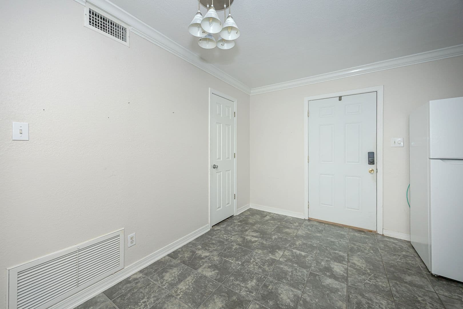 Pascagoula House: 807 Market Street
