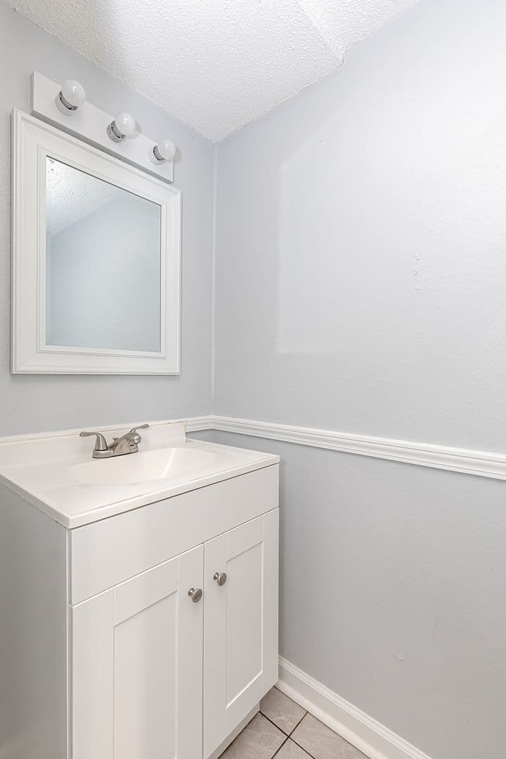 Pascagoula Apartment: 3419 Hospital Road