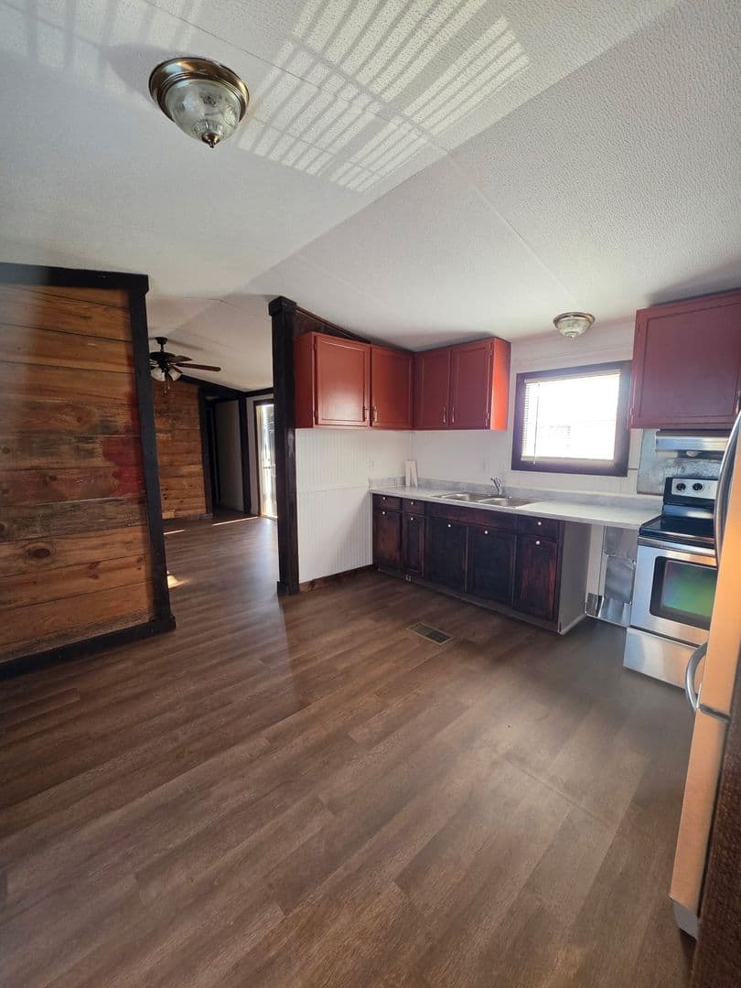 Lucedale Apartment: 144 Katie Eubanks Road