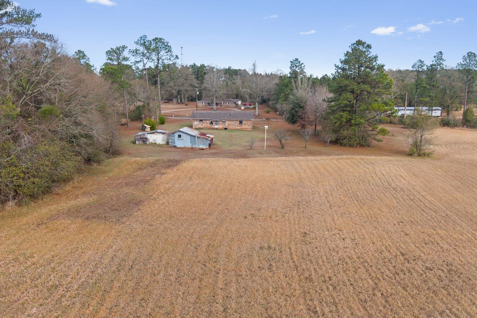 Lucedale House: 373 Chill Churchwell Loop