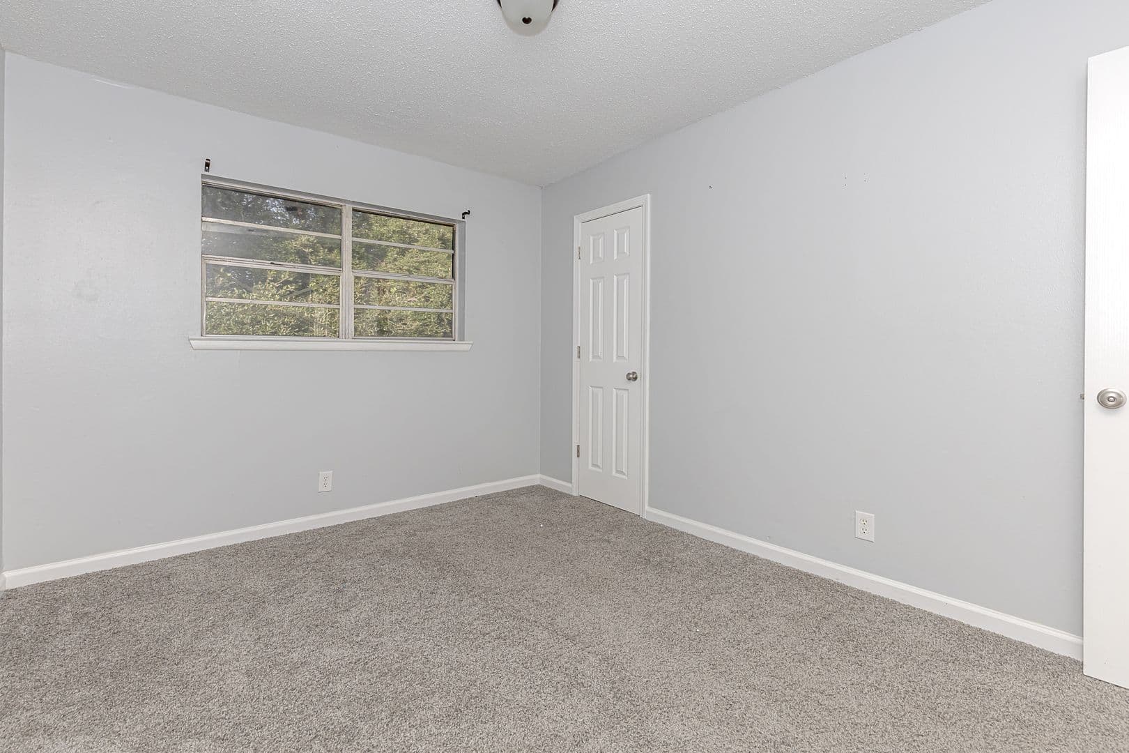 Pascagoula Apartment: 3419 Hospital Road