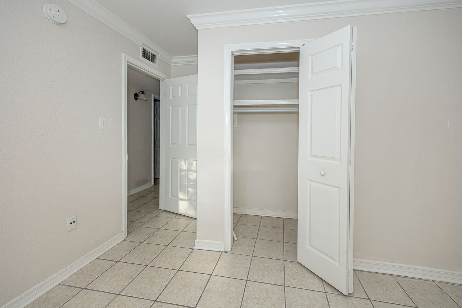 Pascagoula House: 807 Market Street
