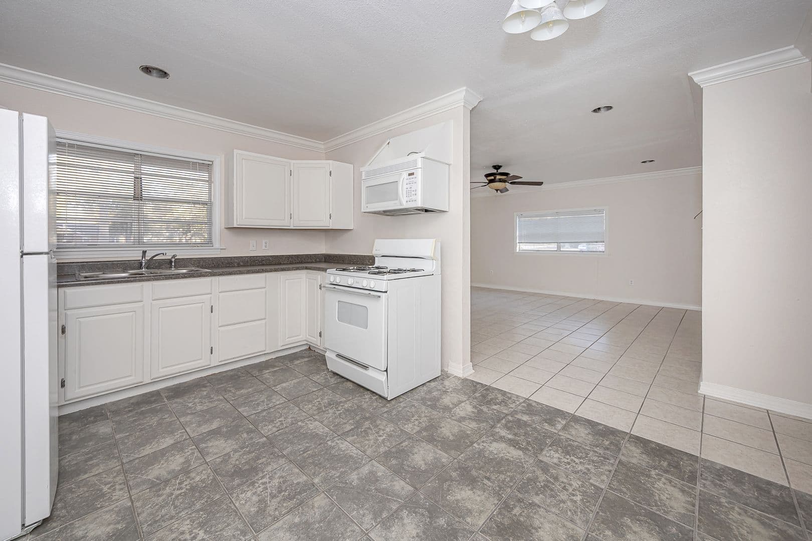 Pascagoula House: 807 Market Street