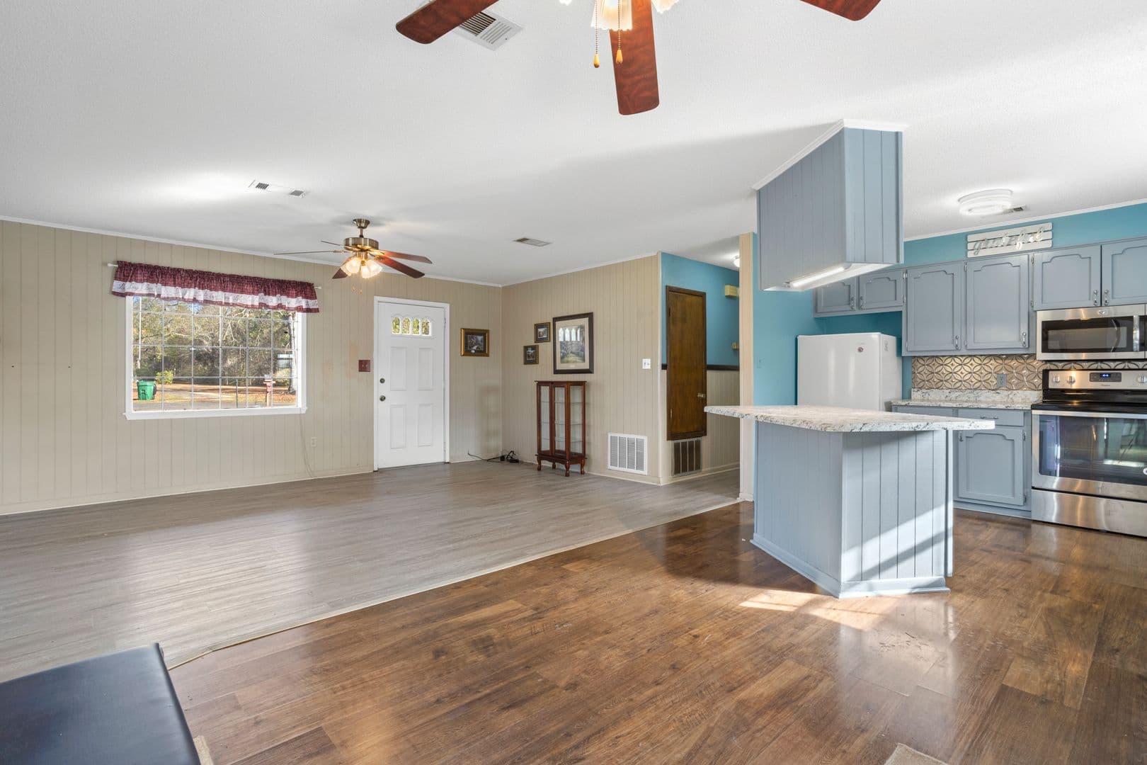 Lucedale House: 373 Chill Churchwell Loop