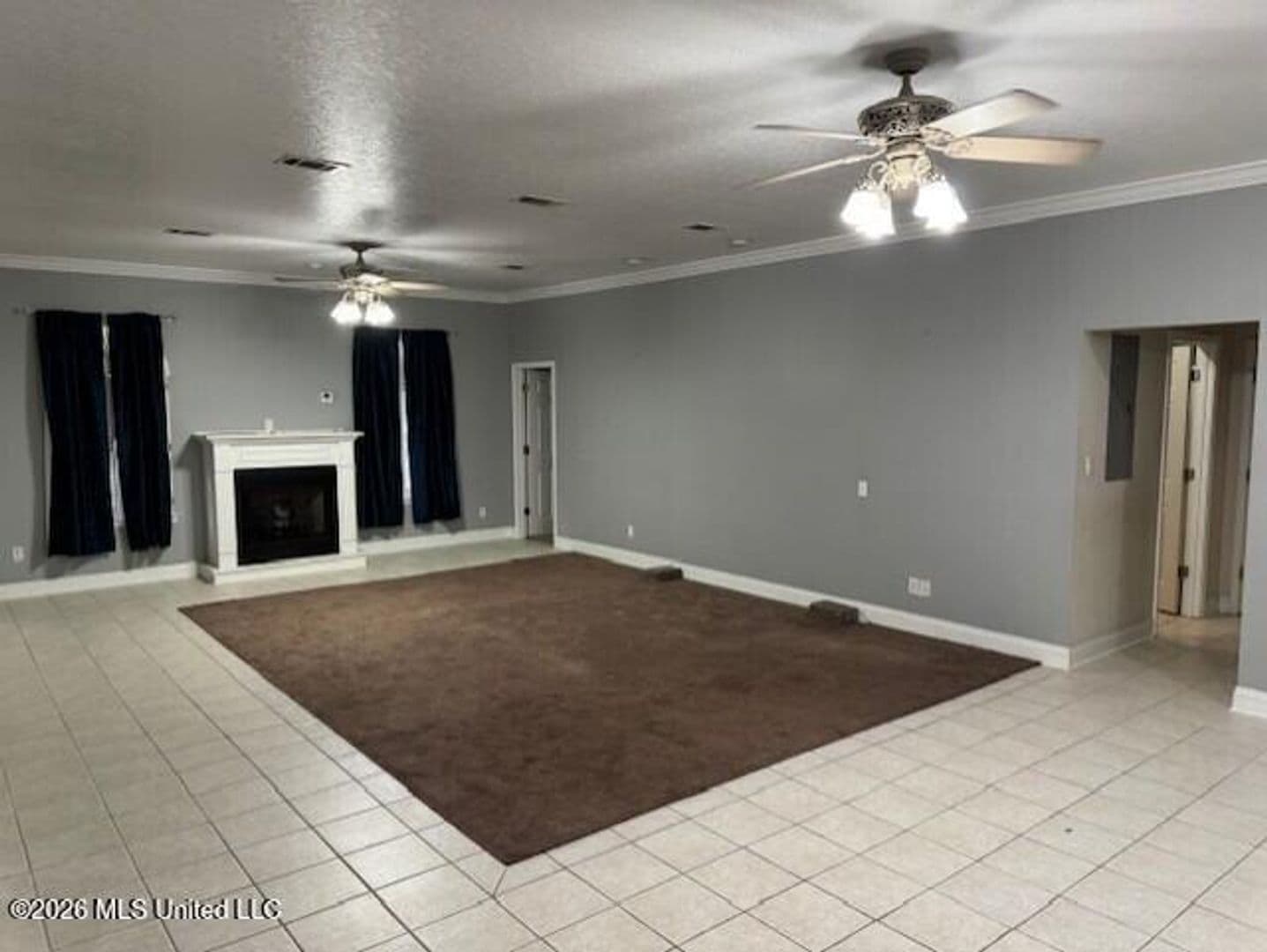 Moss Point House: 5300 Beardslee Street