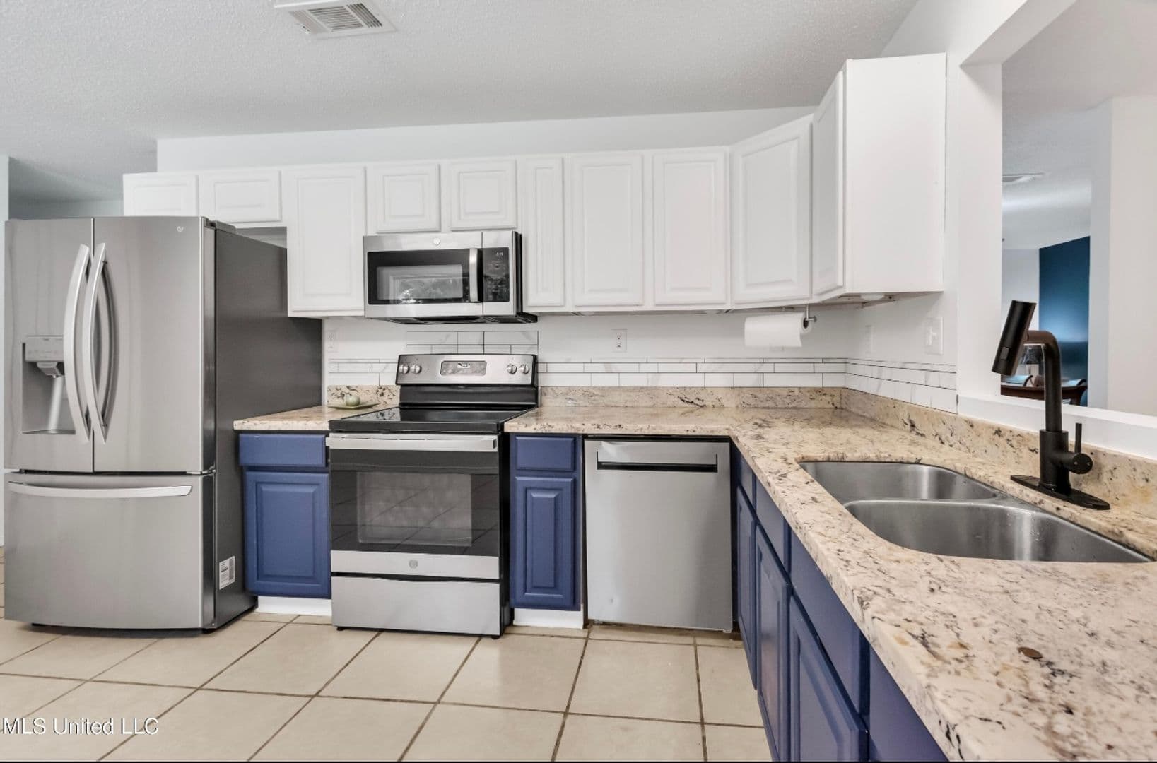 Pascagoula House: 2211 Tucker Ave