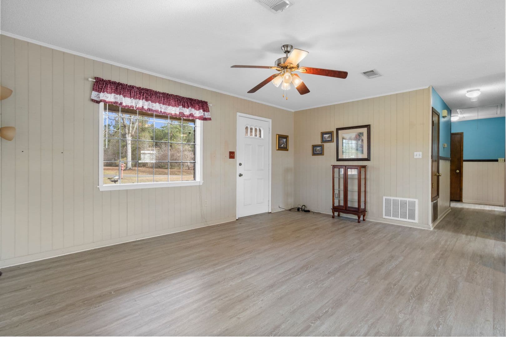 Lucedale House: 373 Chill Churchwell Loop