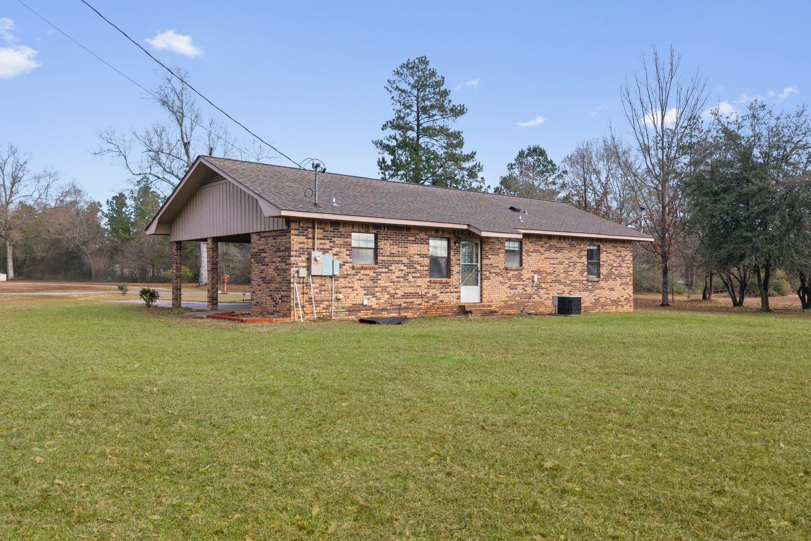 Lucedale House: 373 Chill Churchwell Loop