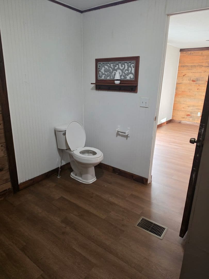 Lucedale Apartment: 144 Katie Eubanks Road