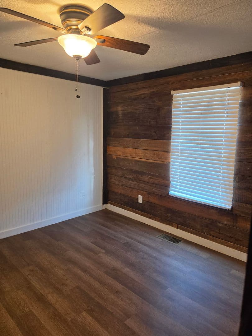 Lucedale Apartment: 144 Katie Eubanks Road