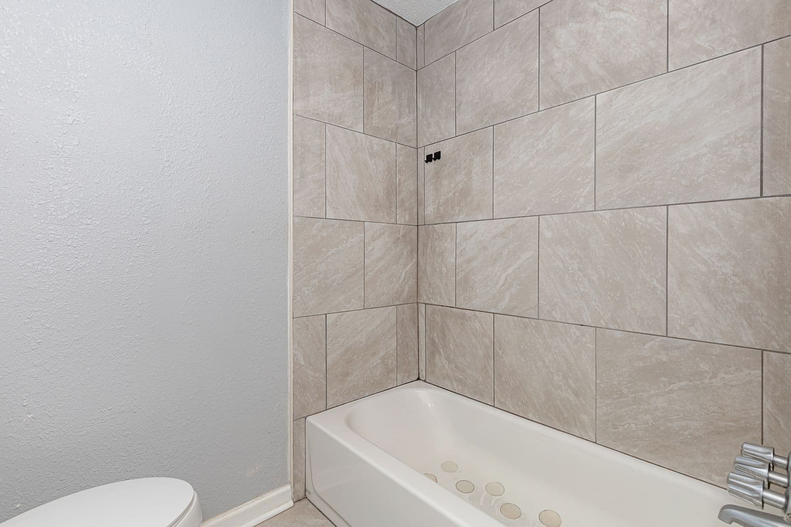 Pascagoula Apartment: 3419 Hospital Road