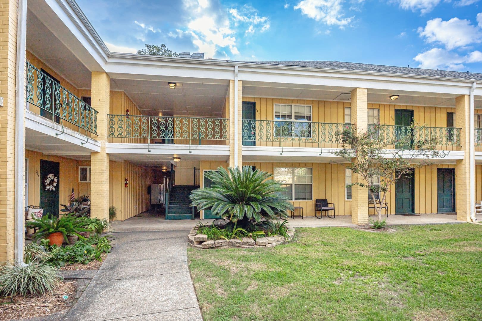 Pascgoula House: 3310 Washington Avenue Unit 1317