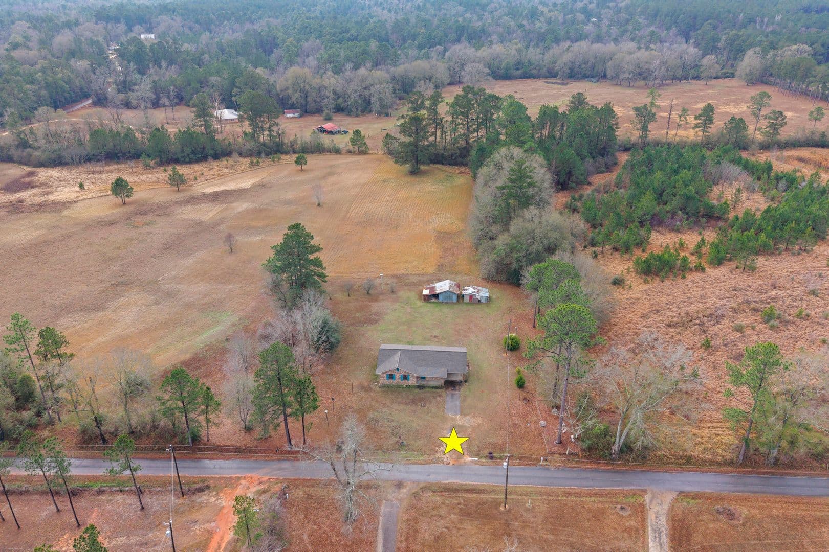 Lucedale House: 373 Chill Churchwell Loop