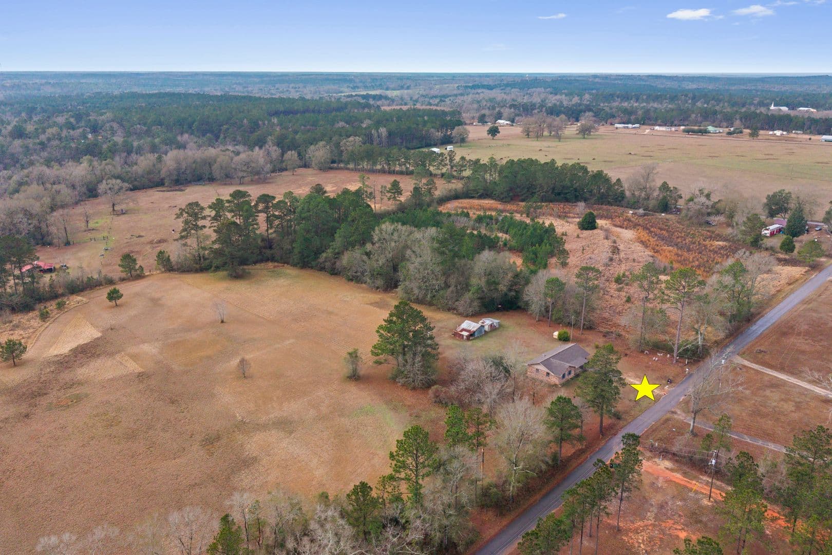 Lucedale House: 373 Chill Churchwell Loop