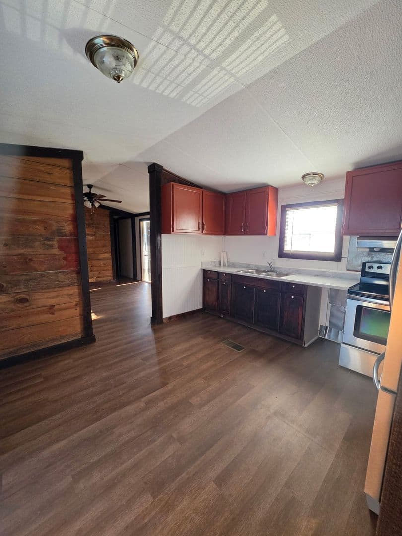 Lucedale Apartment: 144 Katie Eubanks Road